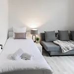 Unique Parking Access, Xl Home W Parking Option