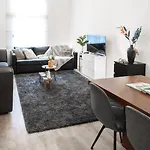 Unique Parking Access, Xl Home W Parking Option